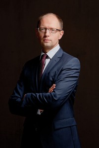 400px-Arseniy_Yatsenyuk