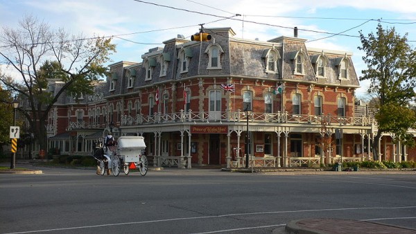 Hotel Prince of Wales in Niagara-on-the-Lake, Photo by Philipp Hienstorfer, CC BY-SA 3.0