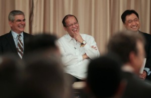 President Benigno S. Aquino III shares a light moment with Ayala Corporation chairman and chief executive officer Jaime Augusto Zobel de Ayala and Finance Secretary Cesar Purisima during the courtesy call of the ASEAN Business Club at the Reception Hall of the Malacañan Palace on Wednesday (May 21, 2014). The ASEAN Business Club is an association of the chief executives of ASEAN’s most important business enterprises, who are committed to the advancement of the ASEAN agenda. (Photo by Benhur Arcayan / Malacañang Photo Bureau)