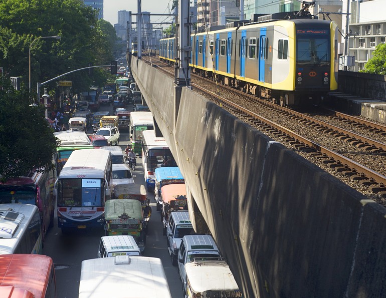 Manila traffic (Joyfull / Shutterstock)