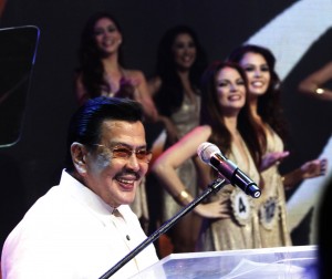 Former President and Manila Mayor Joseph Ejercito Estrada delivers his opening remarks during the coronation night of the Miss Manila 2014 on Tuesday night (June 24, 2014) at the Philippine International Convention Center in Pasay City. (PNA photo by Avito C. Dalan)