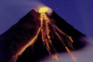 Mayon Volcano eruption on December 29, 2009. Tryfon Topalidis / Wikipedia photo