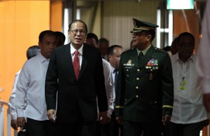 President Benigno S. Aquino III is escorted by AFP Vice Chief of staff Lieutenant General Gregorio Pio Catapang Jr. during the President's arrival at the Ninoy Aquino International Airport (NAIA) Terminal II on Tuesday night (June 24, 2014) after attending the Summit Meeting & Working Lunch with Japan Prime Minister Shinzo Abe in Tokyo. The President also attended the Consolidation for Peace for Mindanao Conference in Hiroshima organized by the Japan International Cooperation Agency (JICA) and the Research and Education for Peace of the Universiti Sains Malaysia. (Photo by Robert Viñas/ Malacañang Photo Bureau/PNA)