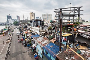 Informal settlers in Metro Manila (Saiko3p / Shutterstock)
