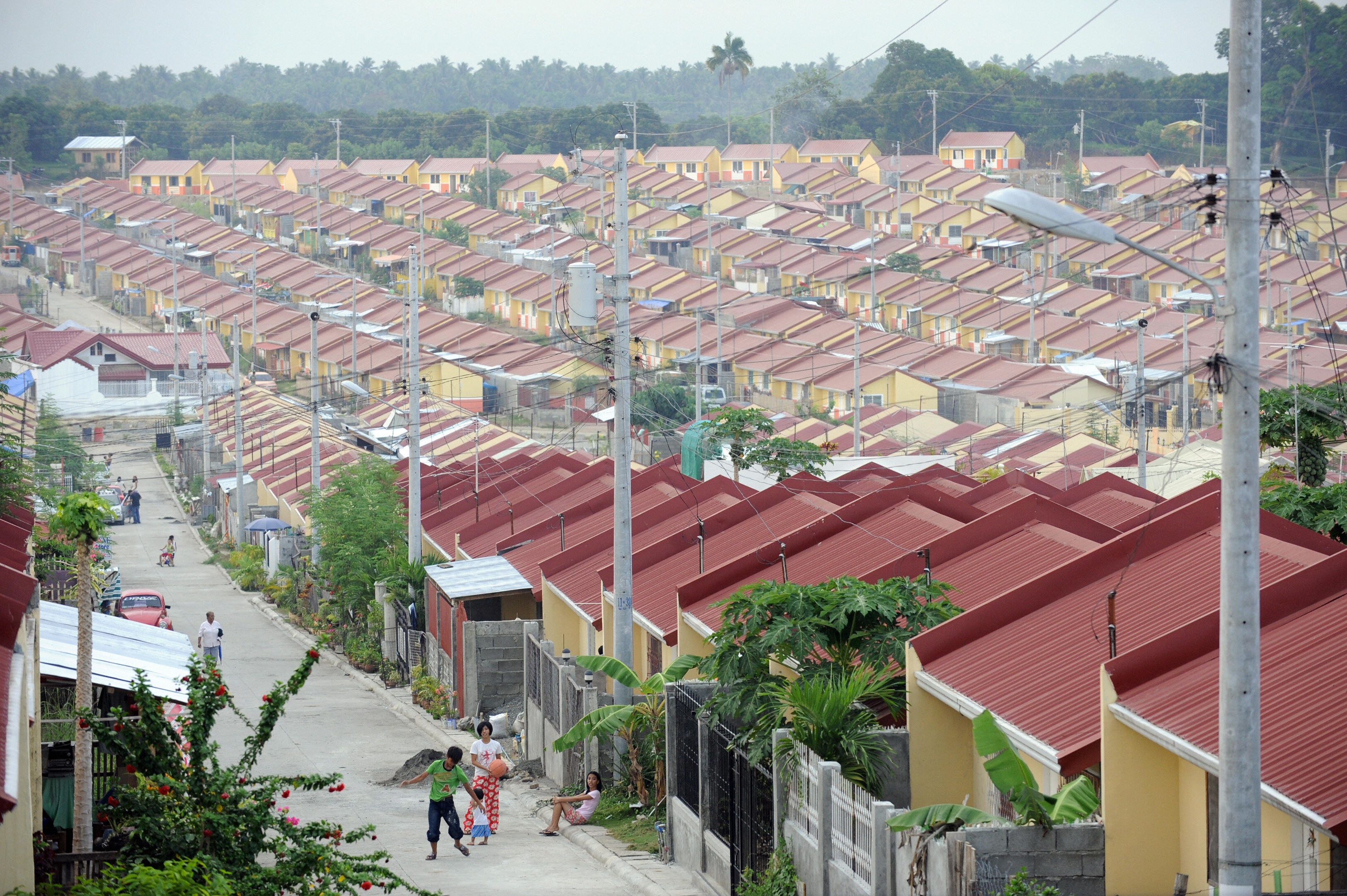 8990 Ground Breaks EDSA Mandaluyong City Mass Housing Project 