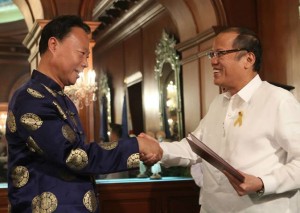 President Benigno S. Aquino III received the credentials of Zhao Jianhua, Ambassador of the People's Republic of China to the Philippines. (Photo: www.gov.ph)