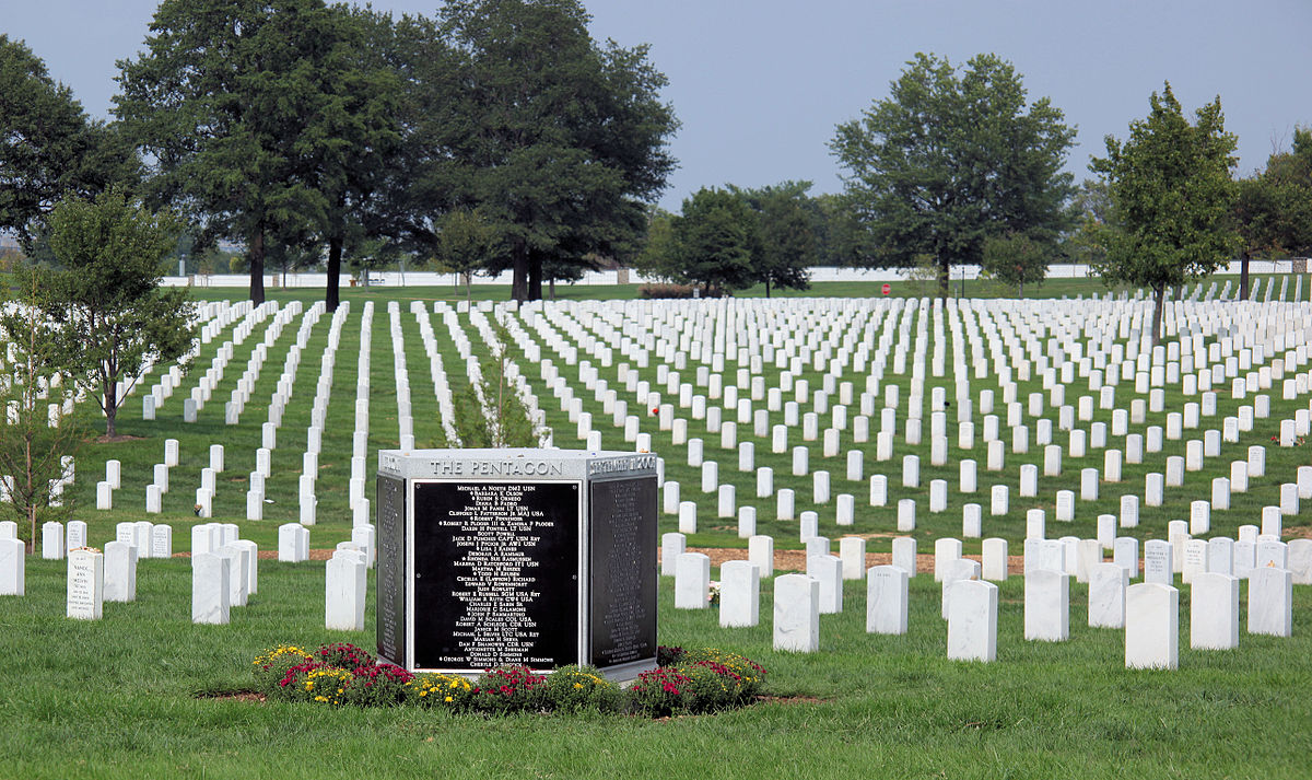 Looking northwest at the southeast corner of the Victims of Terrorist Attack on the Pentagon Memorial at Arlington National Cemetery in Arlington, Virginia, in the United States. Photo by Tim1965 / Wikimedia Commons.