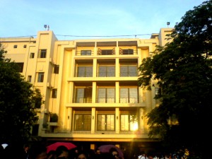 FEU Manila Administration Building (Wikipedia photo)