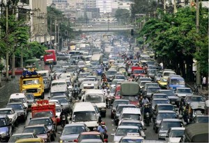 Braving the Manila traffic situation (Photo courtesy of PanoBaMagBlog on WordPress)
