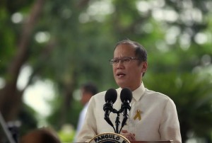 President Benigno S. Aquino III delivers his speech during the commemoration of National Heroes Day at the Libingan ng mga Bayani in Fort Bonifacio, Taguig City on Monday (August 25). This year's theme is “Bayaning Pilipino: Lumalaban para sa Makatuwiran at Makabuluhang Pagbabago.” Also in photo are Armed Forces of the Philippines Chief of Staff General Gregorio Pio Catapang, Jr., Defense Secretary Voltaire Gazmin, National Historical Commission of the Philippines chairperson Dr. Maria Serena Diokno and Taguig City Mayor Ma. Laarni Cayetano. (Photo by Ryan Lim / Malacañang Photo Bureau / PCOO)