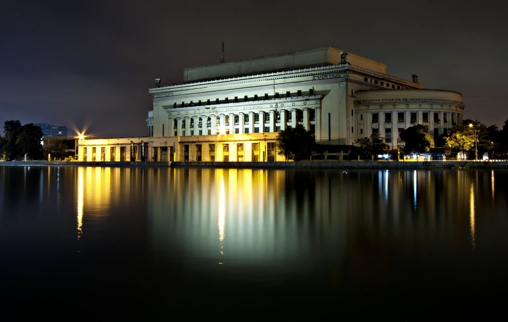 Manila Central Post Office at night (Wiki Commons)