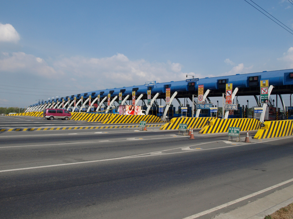 North Luzon Expressway toll gate (Wikipedia photo)