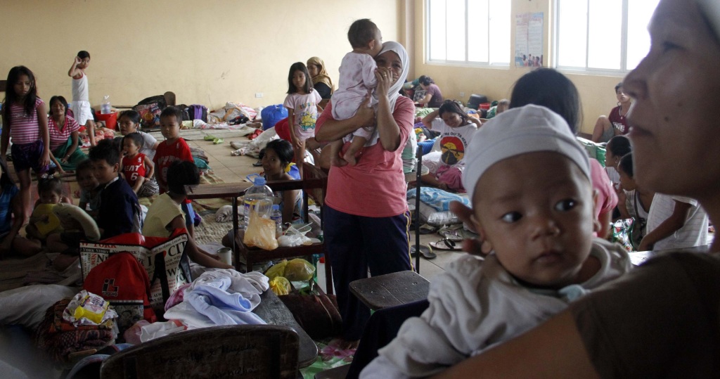 Manila Vice Mayor Isko Moreno visits the Baseco evacuation center in Tondo, Manila to ensure the safety of some 800 poorest families with the expected onslaught of tropical storm "Ruby" in Metro Manila starting Monday night (December 8, 2014). (PNA photos by Avito C. Dalan)