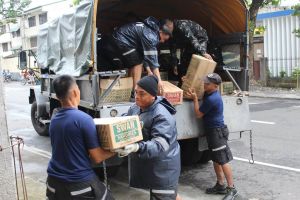 From Navforsol PN: Tabaco City, Albay — As of December 05, 2014, 11:48 a.m., a total of 240 sacks of assorted relief goods from Sunwest Corp., Brgy Bonot, Legazpi City donated to CSWD Tabaco City, were transported by NFSL DRRT.</p><p id=