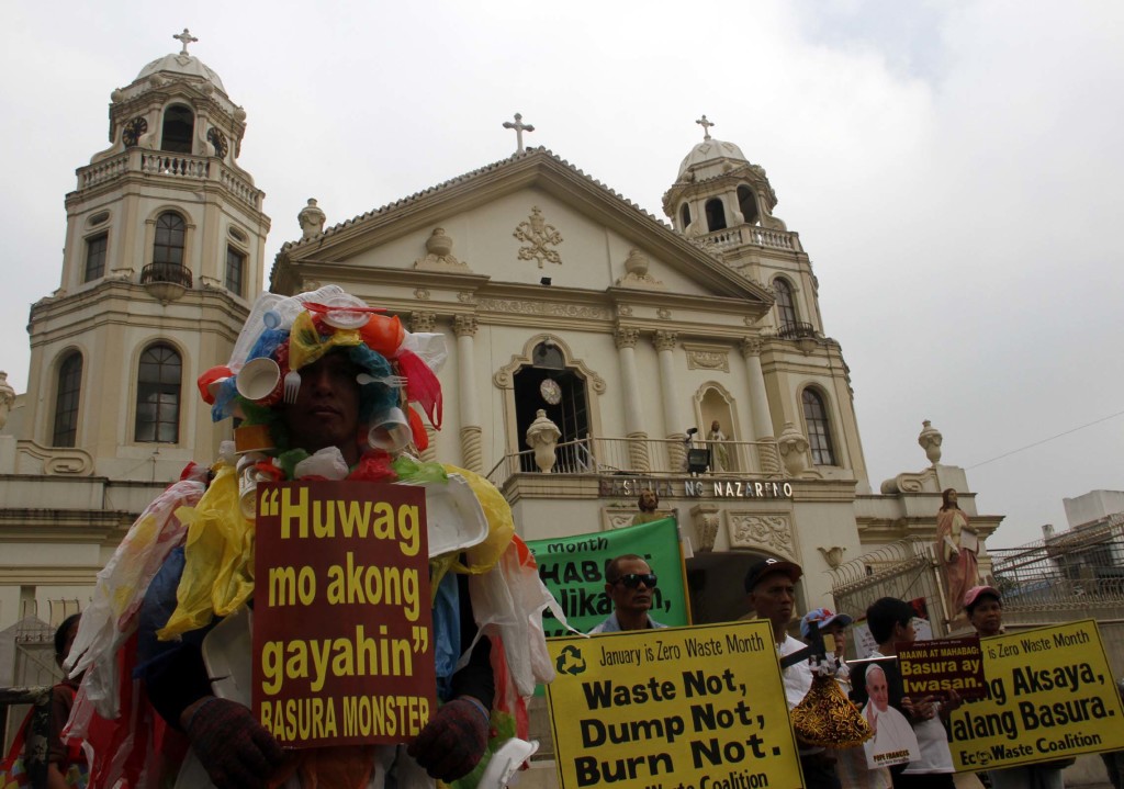 Anti-pollution watchdog, EcoWaste Coalition, urge devotees not to indiscriminately throw their trash during the January 9 procession in celebration of the Feast of the Black Nazarene on Monday (January 5, 2015) in front of the Quiapo Church. Last year, the Metro Manila Development Authority (MMDA) collected some 336 tons of trash left by millions of devotees during the traslacion of the Black Nazarene in Quiapo district. (PNA photo by Avito C.Dalan)