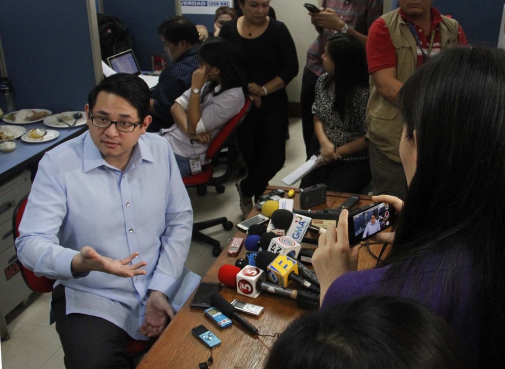 Senator Benigno Aquino IV says the Mamasapano issue should be settled first before proceeding with the stalled deliberations on the Bangsamoro Basic Law (BBL) during an interview at the Senate press room on Tuesday (February 17, 2015) at the Senate in Pasay City. (PNA photo by Avito C.Dalan)
