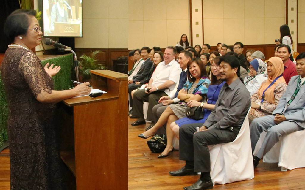 Labor and Employment Secretary Rosalinda Dimapilis-Baldoz (left) welcomes the participants to the ASEAN – Occupational Safety and Health Network (OSHNET) Training of Trainers on Risk Assessment, Control and Management held yesterday at the Ichikawa Hall, Occupational Safety and Health Center, corner North Avenue and Agham Road, Quezon City. (Photo by Jomar Lagmay, LCO)