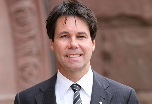 Health Minister Eric Hoskins (Facebook photo)