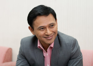 Sen. Sonny Angara (politics.com.ph)