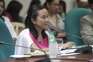 Sen. Grace Poe leads the Senate committee hearing on party drugs and drug rehabilitation issues (Facebook photo)