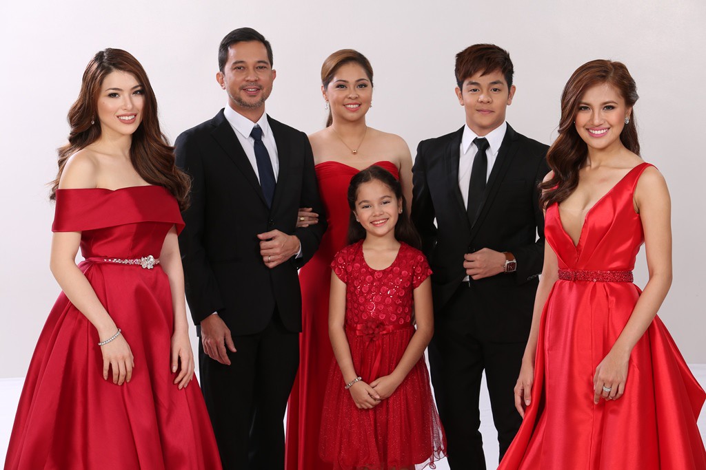 Buena Familia cast L-R: Kylie Padilla, Bobby Andrews, Angelu de Leon, Mona Louise Rey, Julian Trono and Julie Anne San Jose. (Contributed photo)