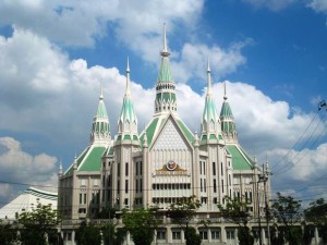 The 7,000 seater Iglesia ni Cristo Central Temple in Quezon City, Philippines (JGCanlas / Wikimedia Commons)