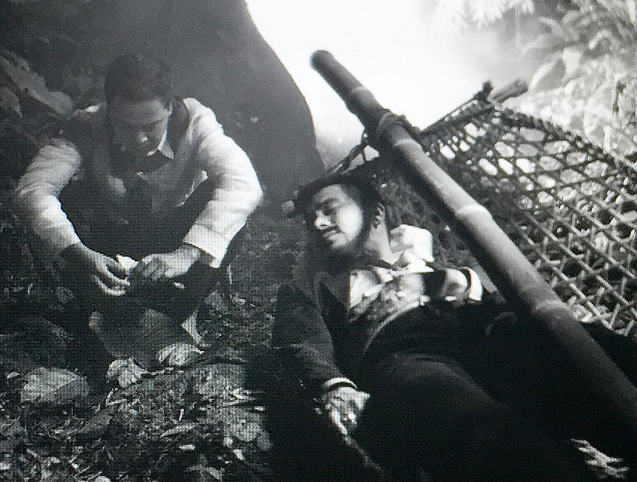 John Lloyd Cruz (left) and Piolo Pascual on set for "Hele sa Hiwagang Hapis" (@paulsoriano1017 / Instagram)