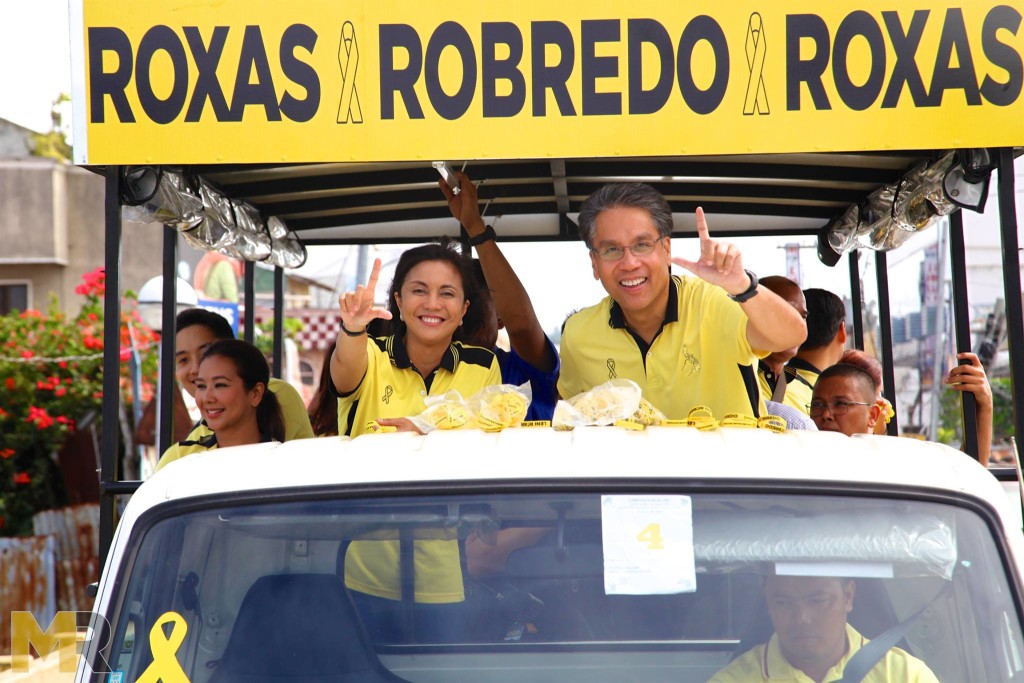 Presidential aspirant Mar Roxas with running mate Rep. Leni Robredo during a campaign.  (Facebook photo)