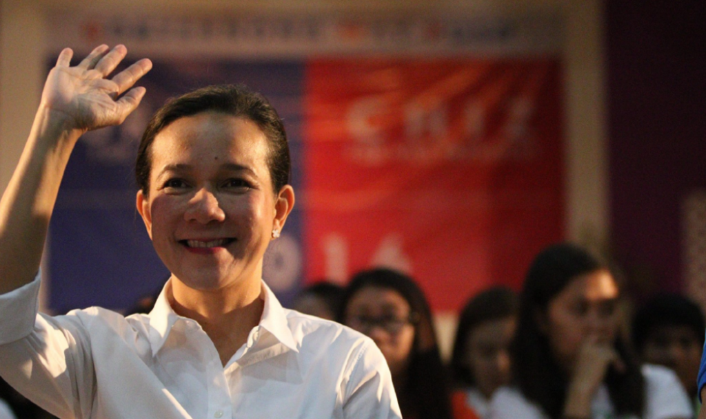 Presidential aspirant Senator Grace Poe campaigning in Iloilo. (Photo from Poe's official Facebook page)