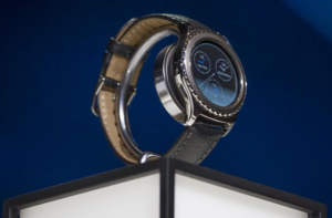 Samsung will still sell last year’s S2 to those who consider the S3 too big on their wrist. As with the S2, the outer ring of the watch face rotates to let you scroll through notifications and apps. (Photo: Samsung Mobile's official Instagram account)