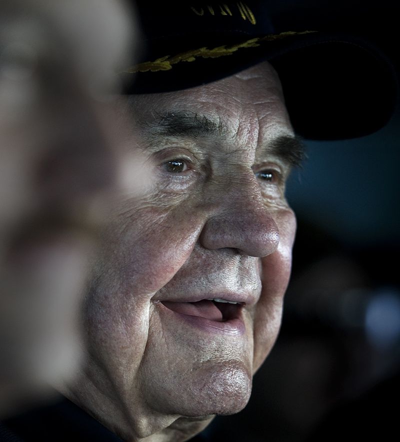 Dick Enberg (Wikimedia photo)