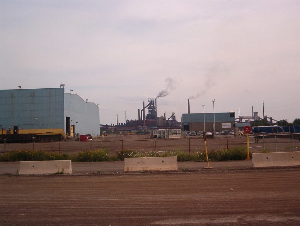 FILE: Essar Steel Algoma from Wallace Terr., Sault Ste. Marie (Photo By No machine-readable author provided. Fungus Guy assumed (based on copyright claims). - No machine-readable source provided. Own work assumed (based on copyright claims)., Public Domain)