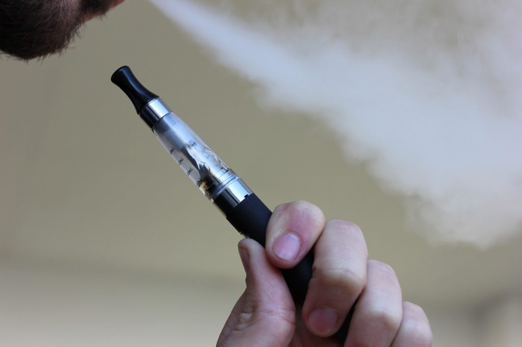 “It is a definite ‘no’ for e-cigs. We do not agree that vaping is a smoking cessation device,” Dr. Glynna Ong Cabrera, program director of the Lung Center of the Philippines’ (LCP) smoking cessation program told a forum in Quezon City on Tuesday. (Pixabay photo)