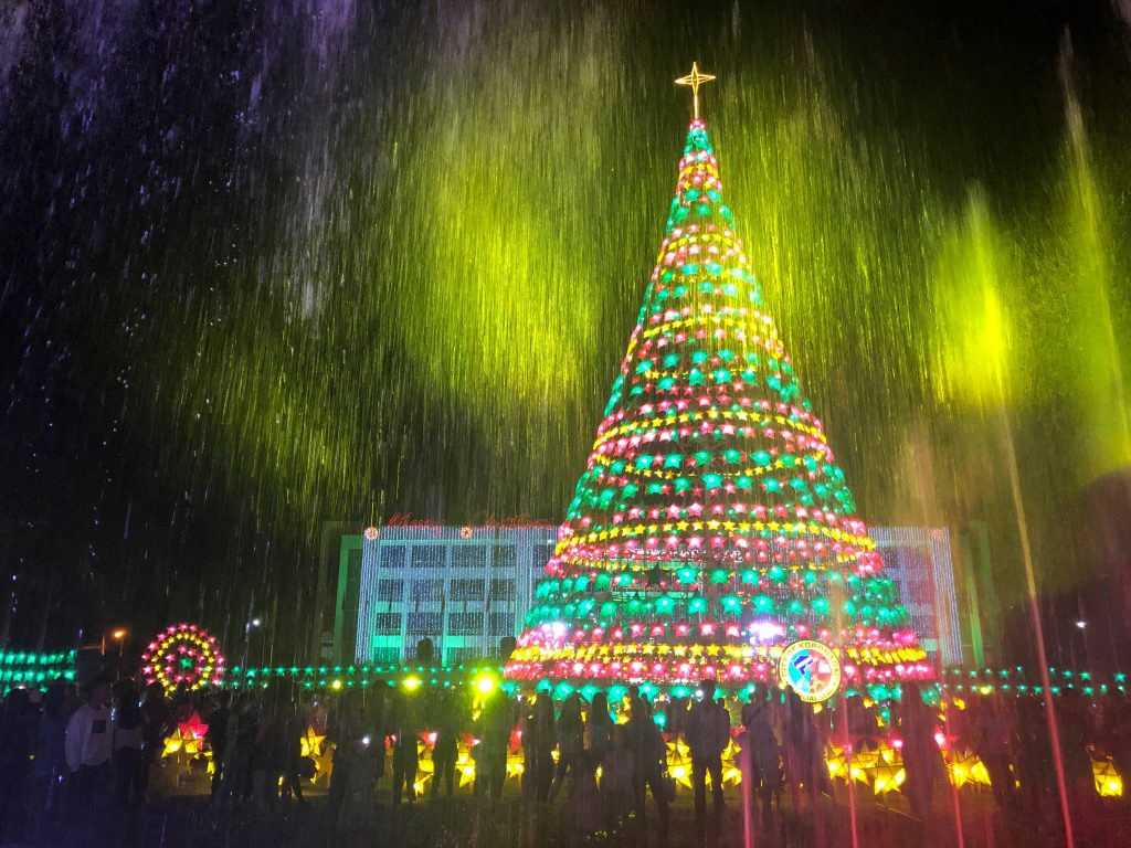 Koronadal unveils Soccsksargen’s ‘tallest’ Xmas tree | Philippine ...