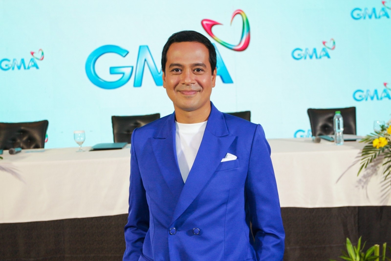 John Lloyd Cruz happy to make TV comeback on GMA Philippine