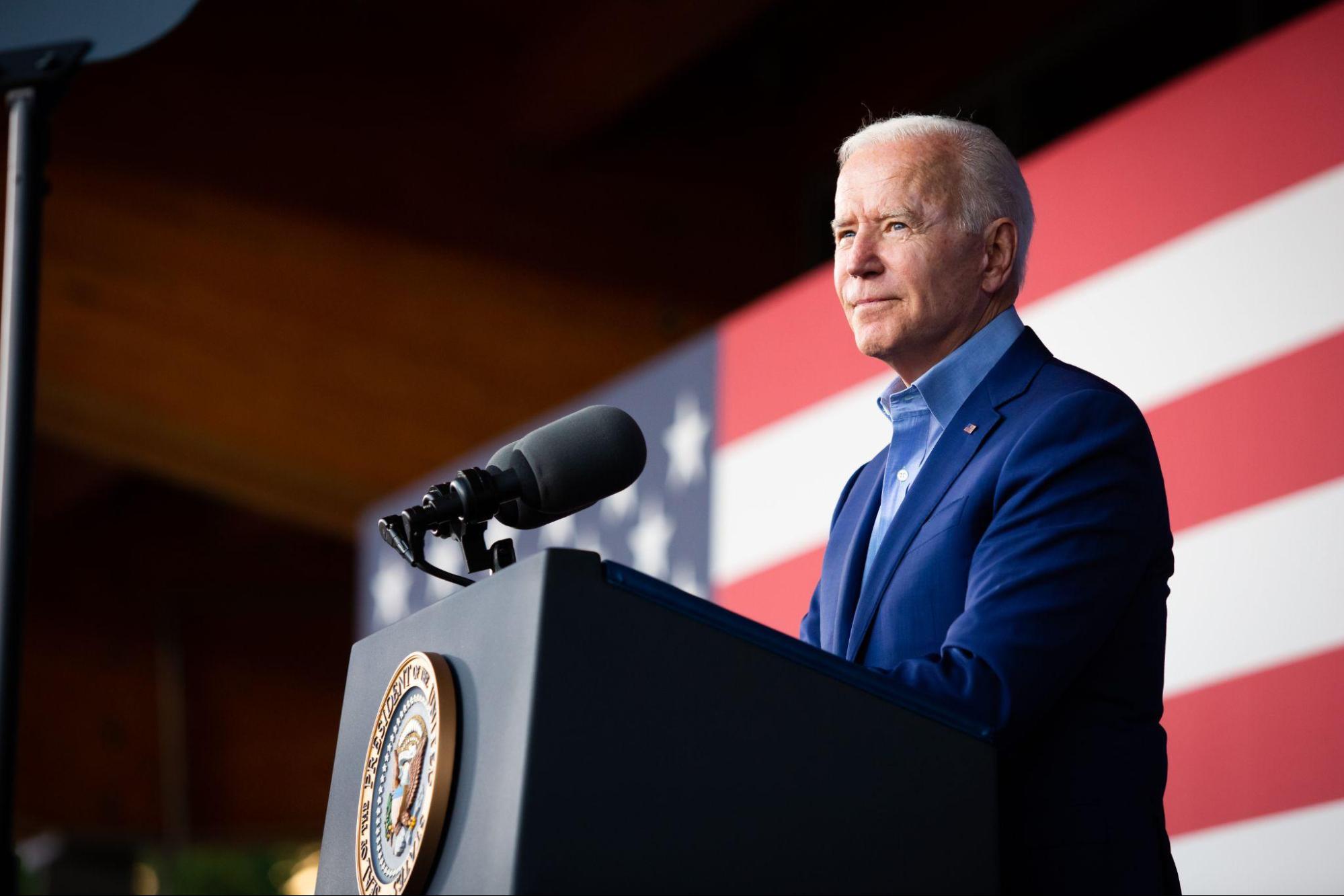 Biden stand in a podium