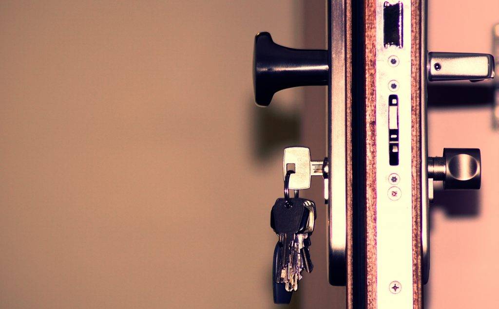 keys in door lock