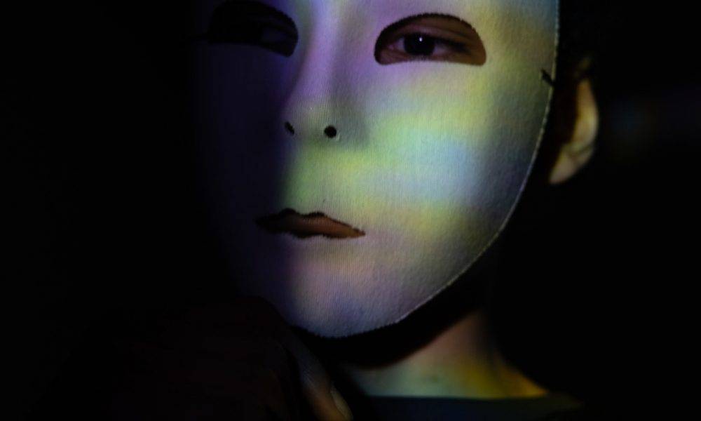 mask reflecting different color lights