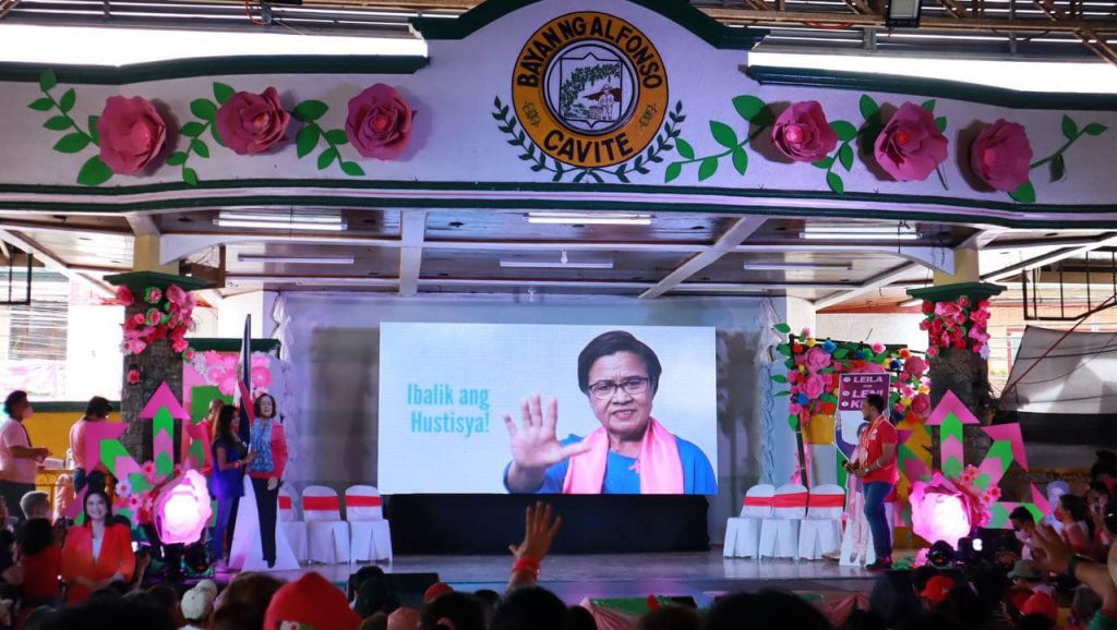Leila De Lima's video playing in rally
