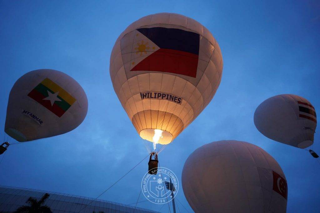 Hot air balloon with the Philippine flag