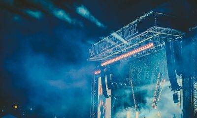 concert crowd
