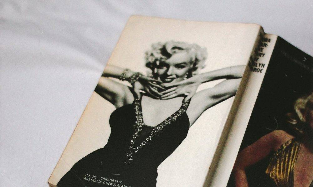 marilyn monroe's picture on a book cover