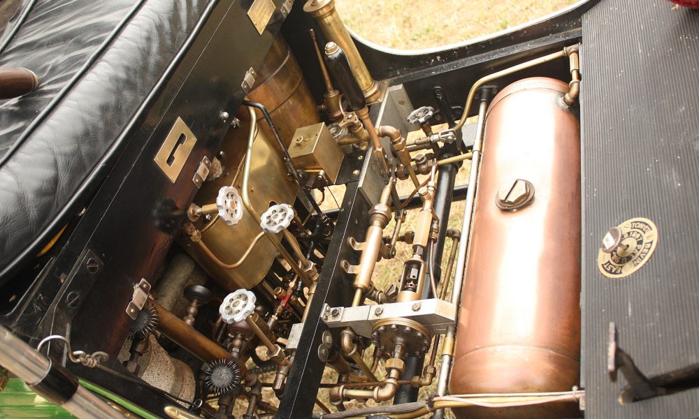 engine of a Locomobile Steam car