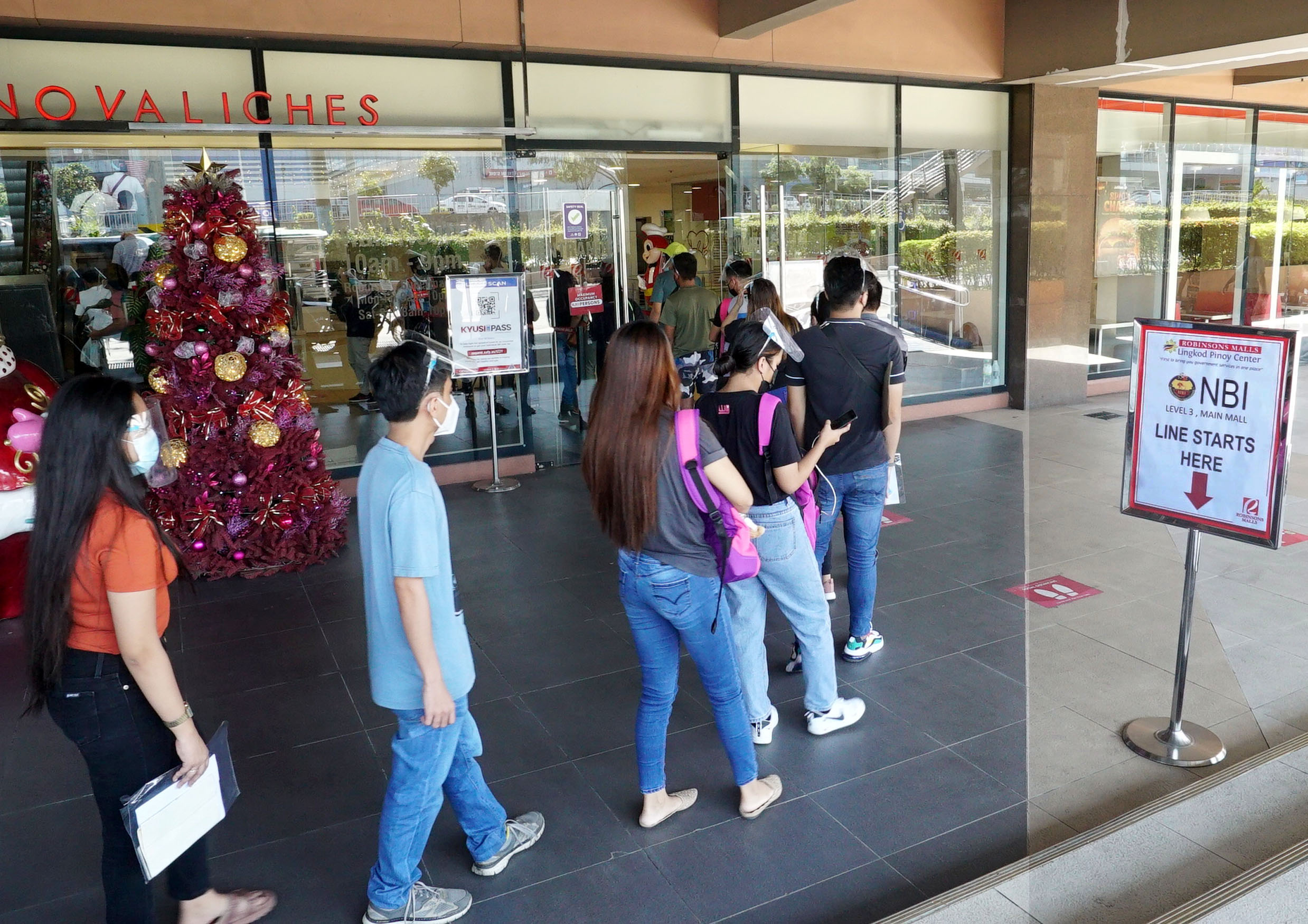 First-time jobseekers lining up