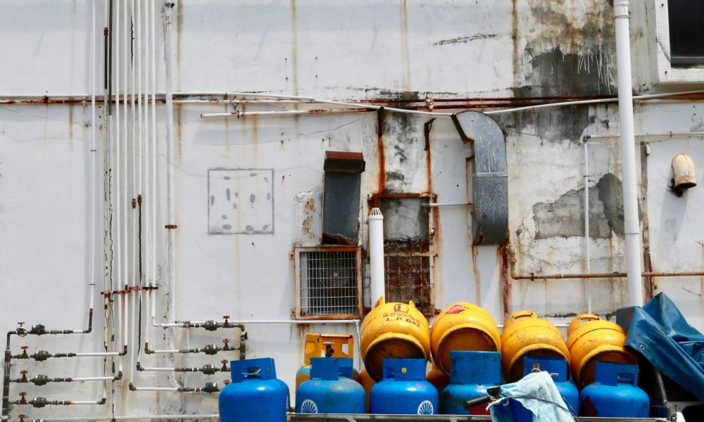 Gas tanks