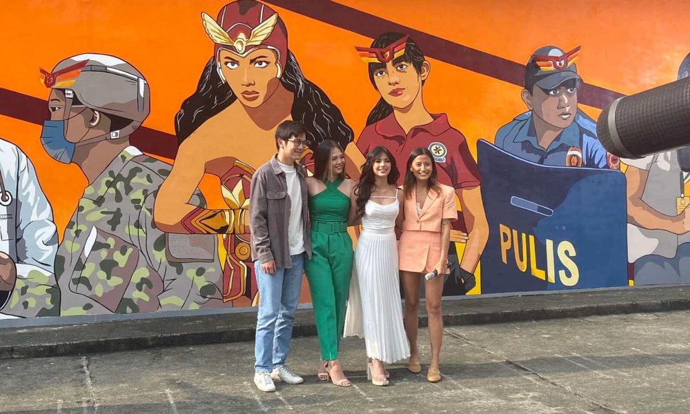 darna stars joshua garcia, janella salvador, and jane de leon with darna mural artist anina rubio (1)