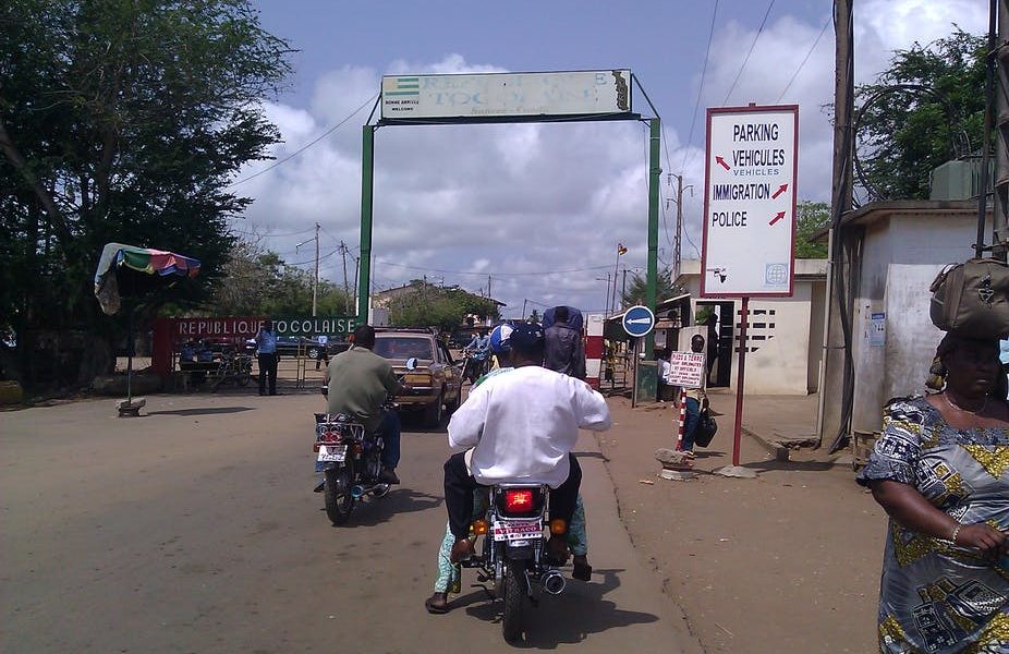 border to Togo from Benin