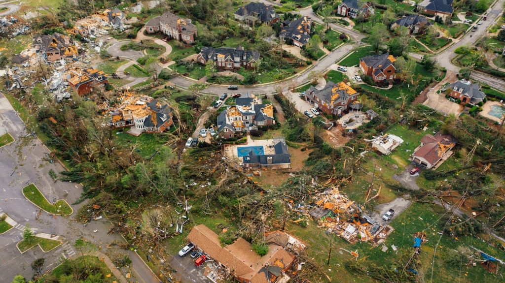 houses damaged by thunderstorm