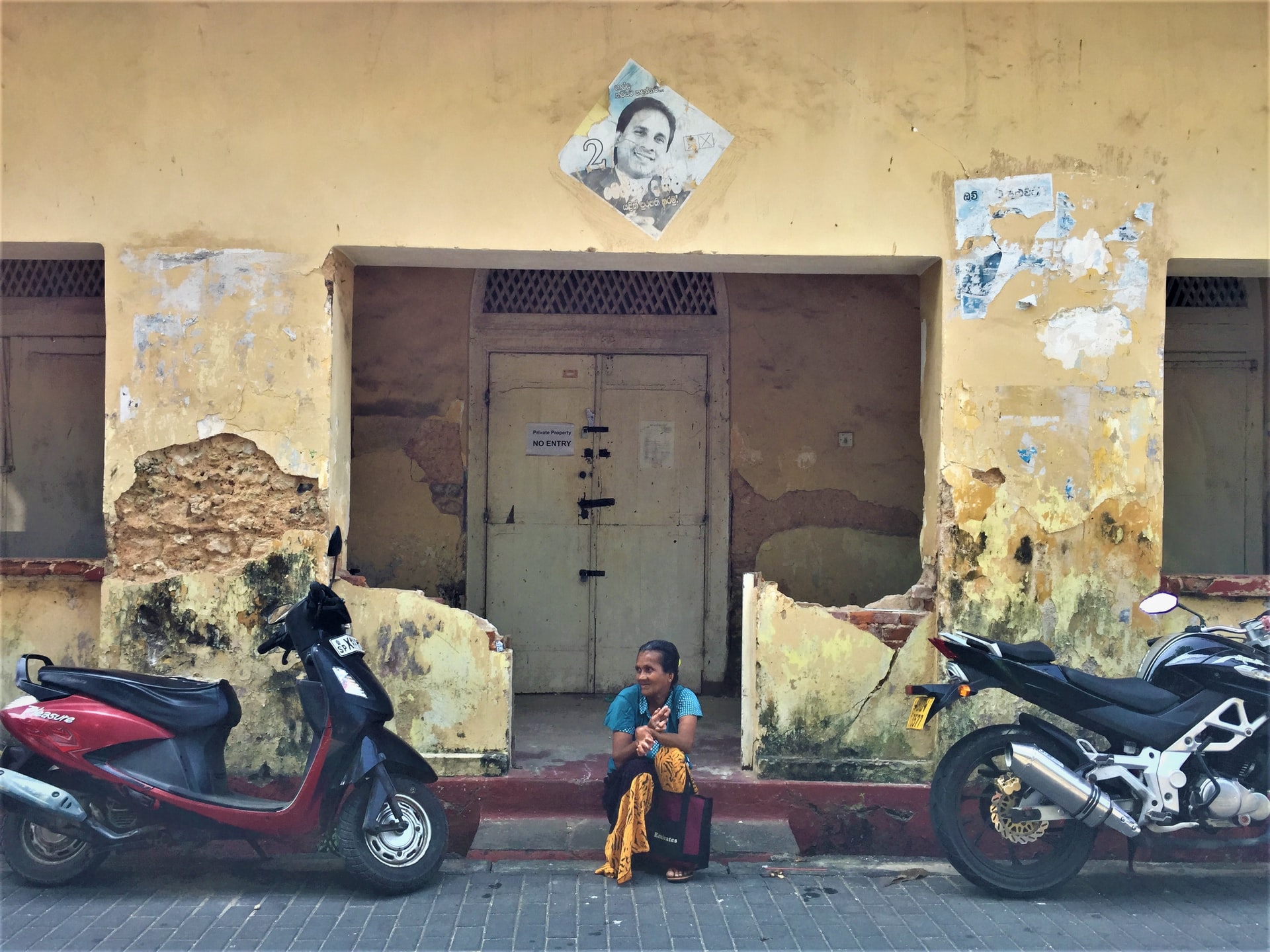 street in Sri Lanka