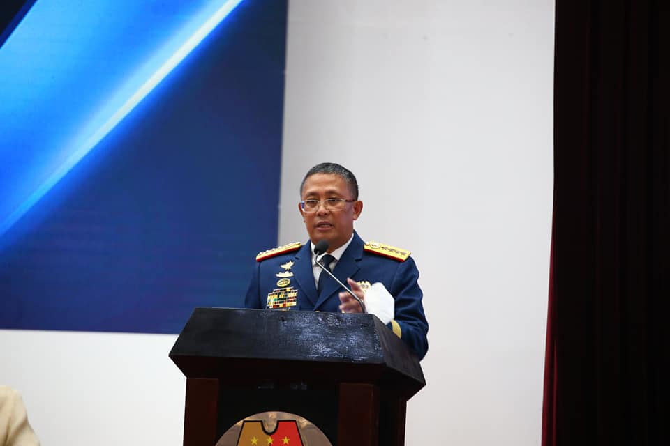 PNP chief Gen. Rodolfo Azurin Jr. speaking